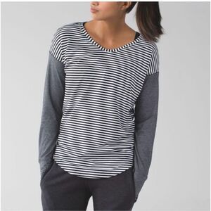 Lululemon Women’s Weekend Long Striped Oversized Long Sleeve Scoop Neck Tee